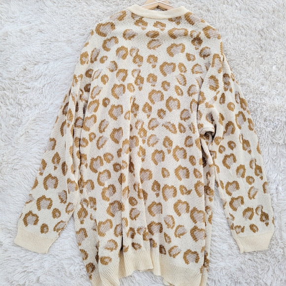 Hayden Plus Size Open Front Leopard Print Knit Cardigan - Picture 6 of 6